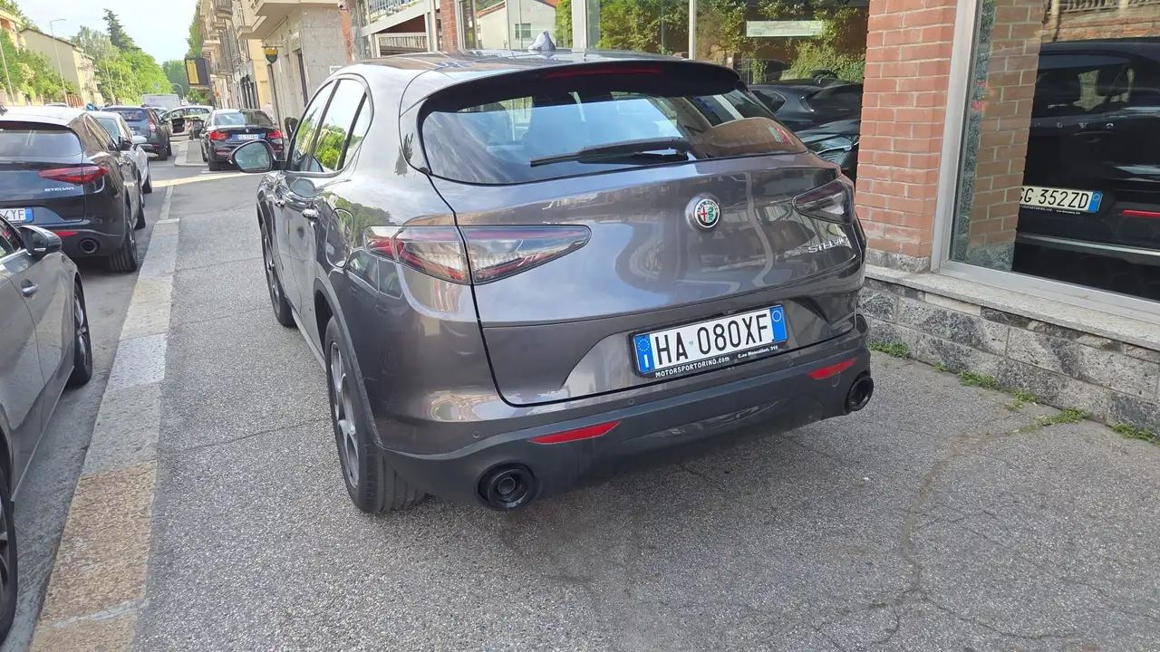 Alfa Romeo Stelvio 2023