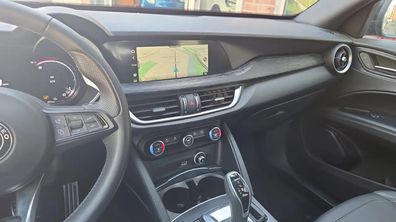 Alfa Romeo Stelvio 2023 — фото 11