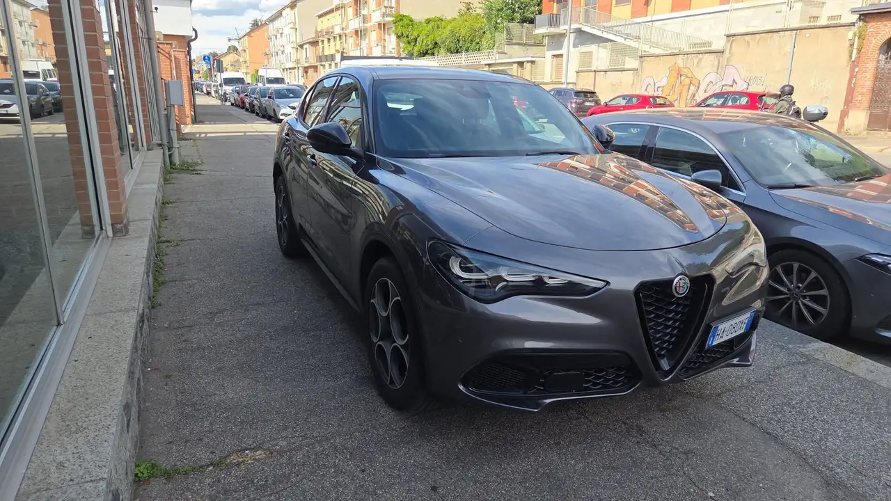 Alfa Romeo Stelvio 2023 — фото 8