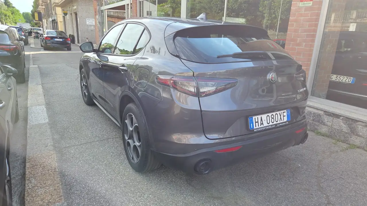 Alfa Romeo Stelvio 2023