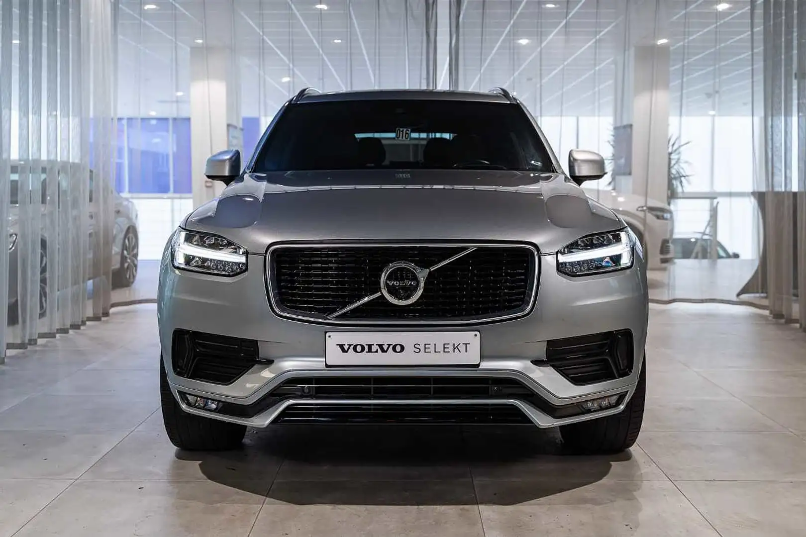 Volvo XC90 R-Design 7 places D5 AWD Geartronic Silver - 2