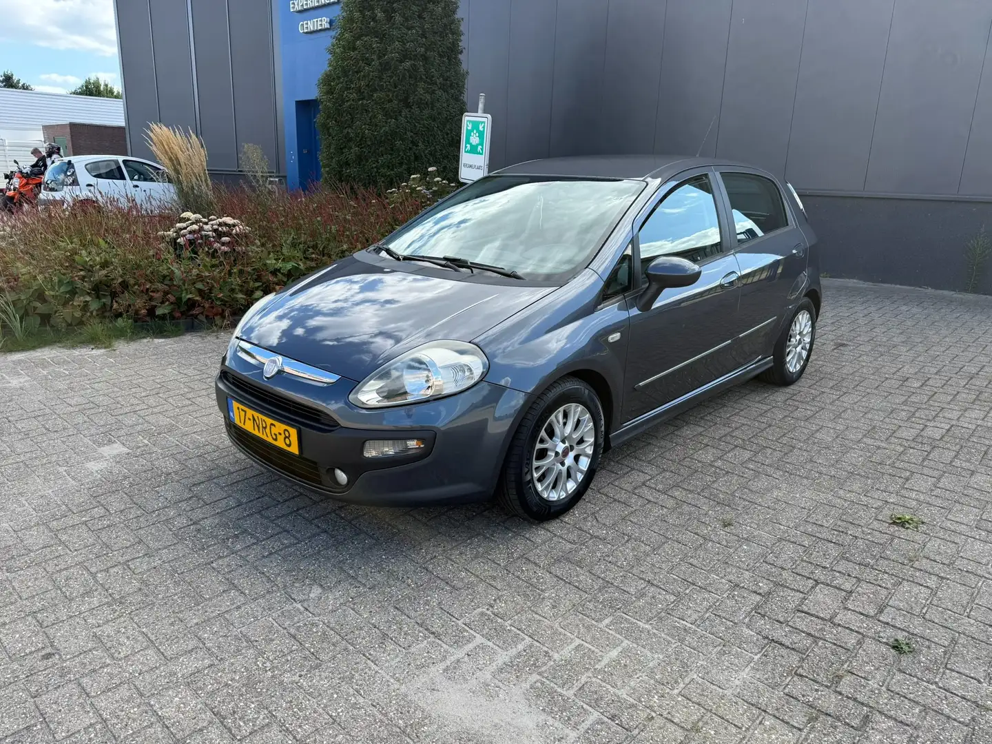 Fiat Punto Punto 1.3 M-Jet Dynamic Blauw - 1