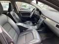 Volvo V70 2.5FT Momentum 230PK H.LEER / ECC / PDC / TREKHAAK Zwart - thumbnail 7