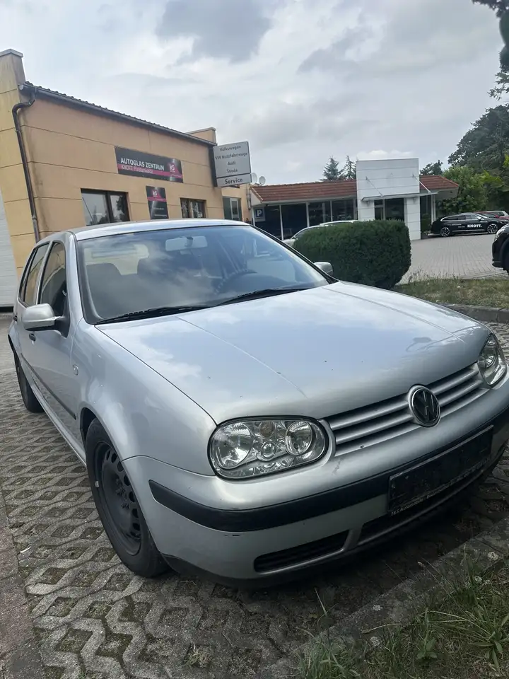 Volkswagen Golf 1.6 Comfortline, foto 1
