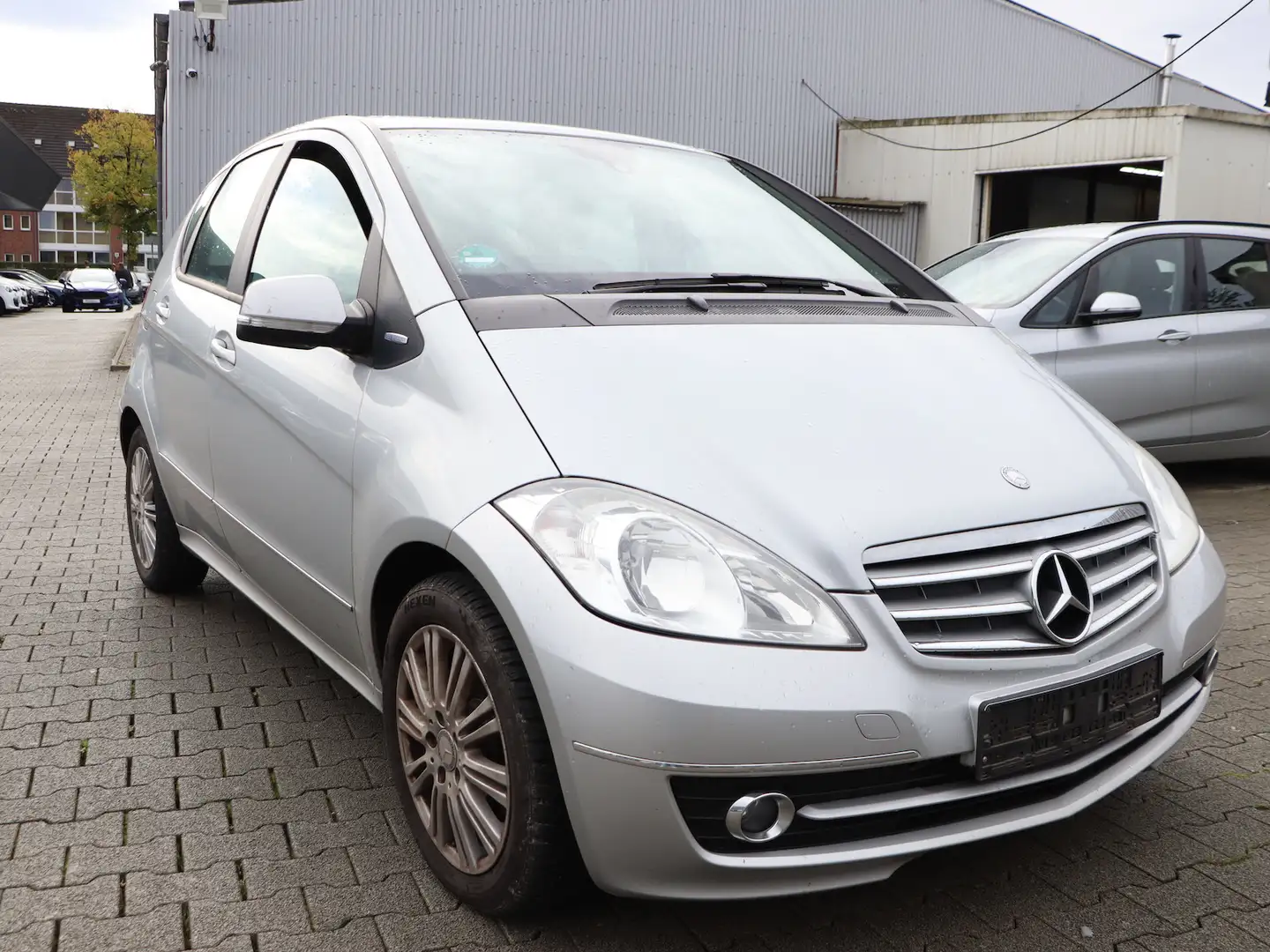 Mercedes-Benz A 160 CDI ELEGANCE / LEDER + SHZ / LAMELLEN-DACH Silber - 1