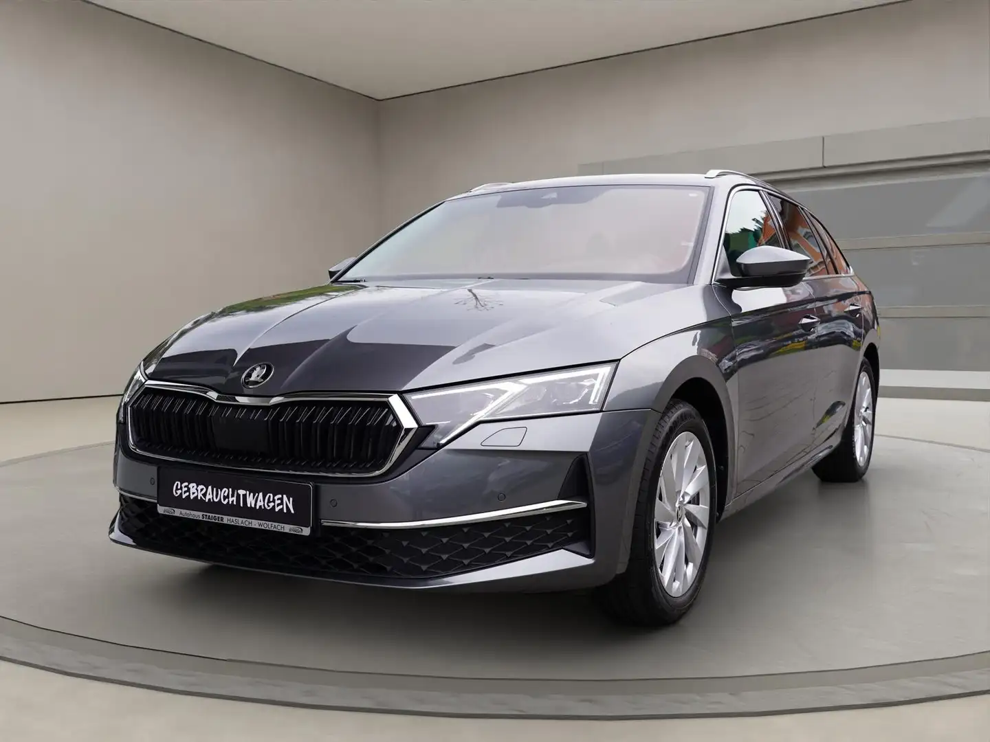 Skoda Octavia Combi Selection 1.5 eTSI+FACELIFT+ Grau - 1