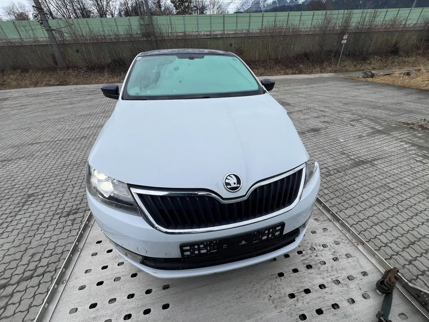 Skoda Rapid/Spaceback 1.4 TDI Ambition Xenon Pano PDC Weiß - 2