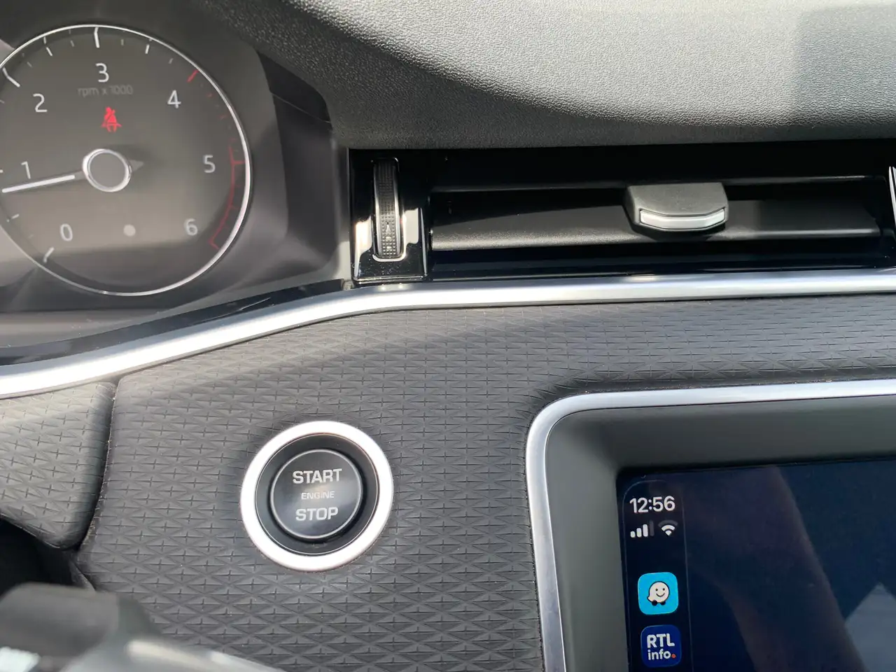 Land Rover Range Rover Evoque 2.0 D150 / NEW MODÈLE / GPS / CUIR / CARPLAY, миниатюра 20