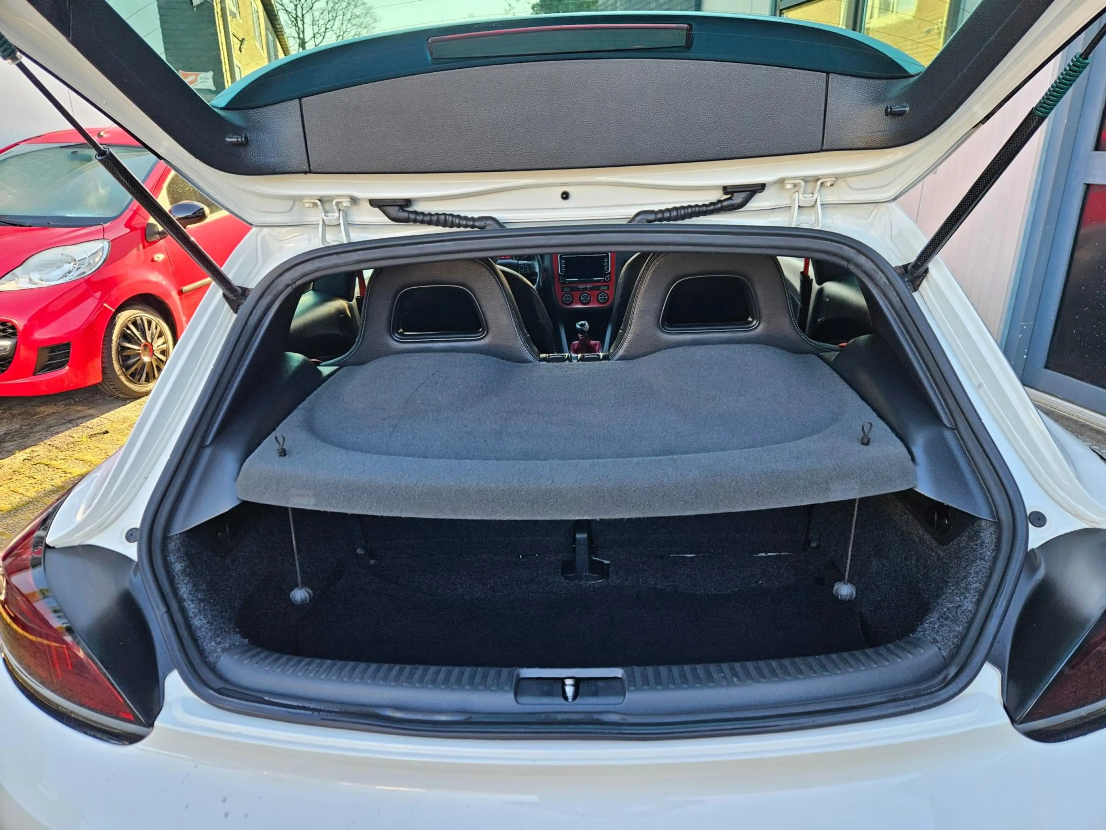 Volkswagen Scirocco 2.0 TSI Highline|Clima|Navi|Nw Apk — photo 12