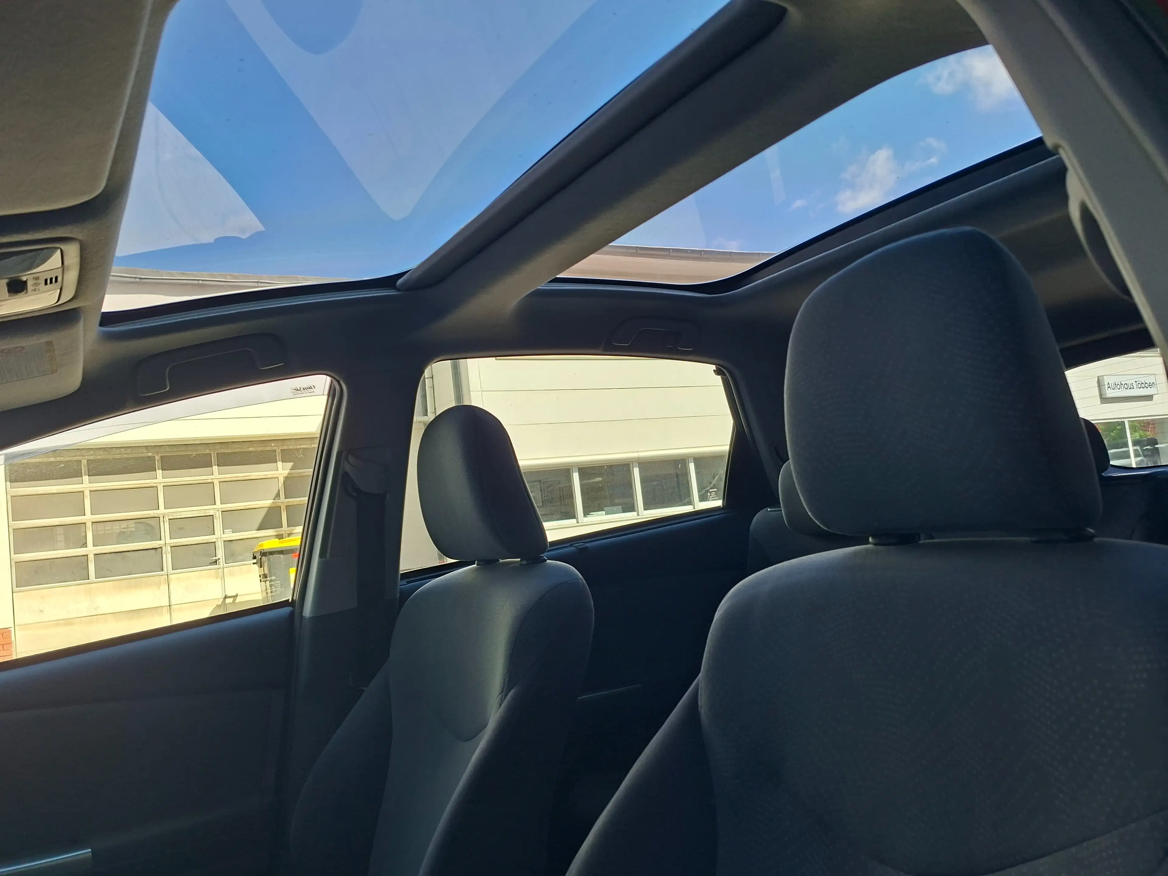 Toyota Prius+ Life + Panorama Glasdach+Ganzjahresreifen+Garantie — photo 10