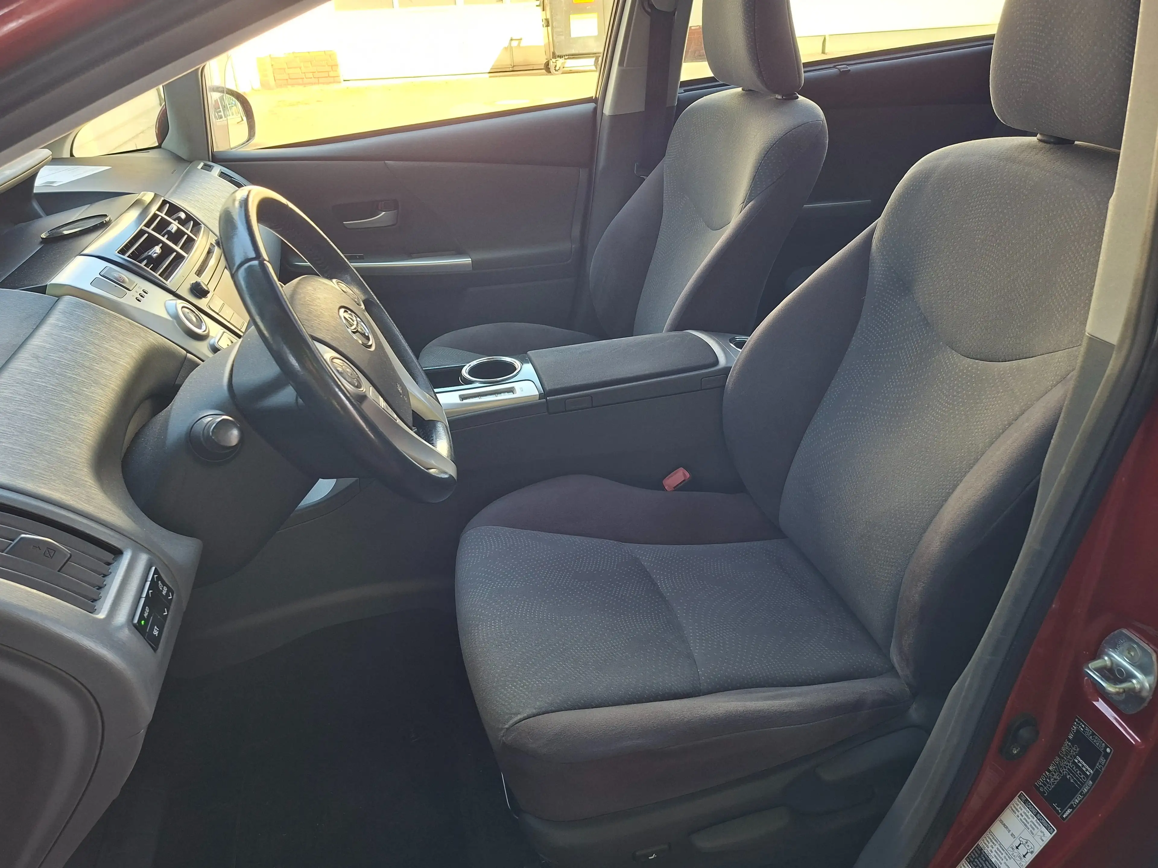 Toyota Prius+ Life + Panorama Glasdach+Ganzjahresreifen+Garantie — photo 8