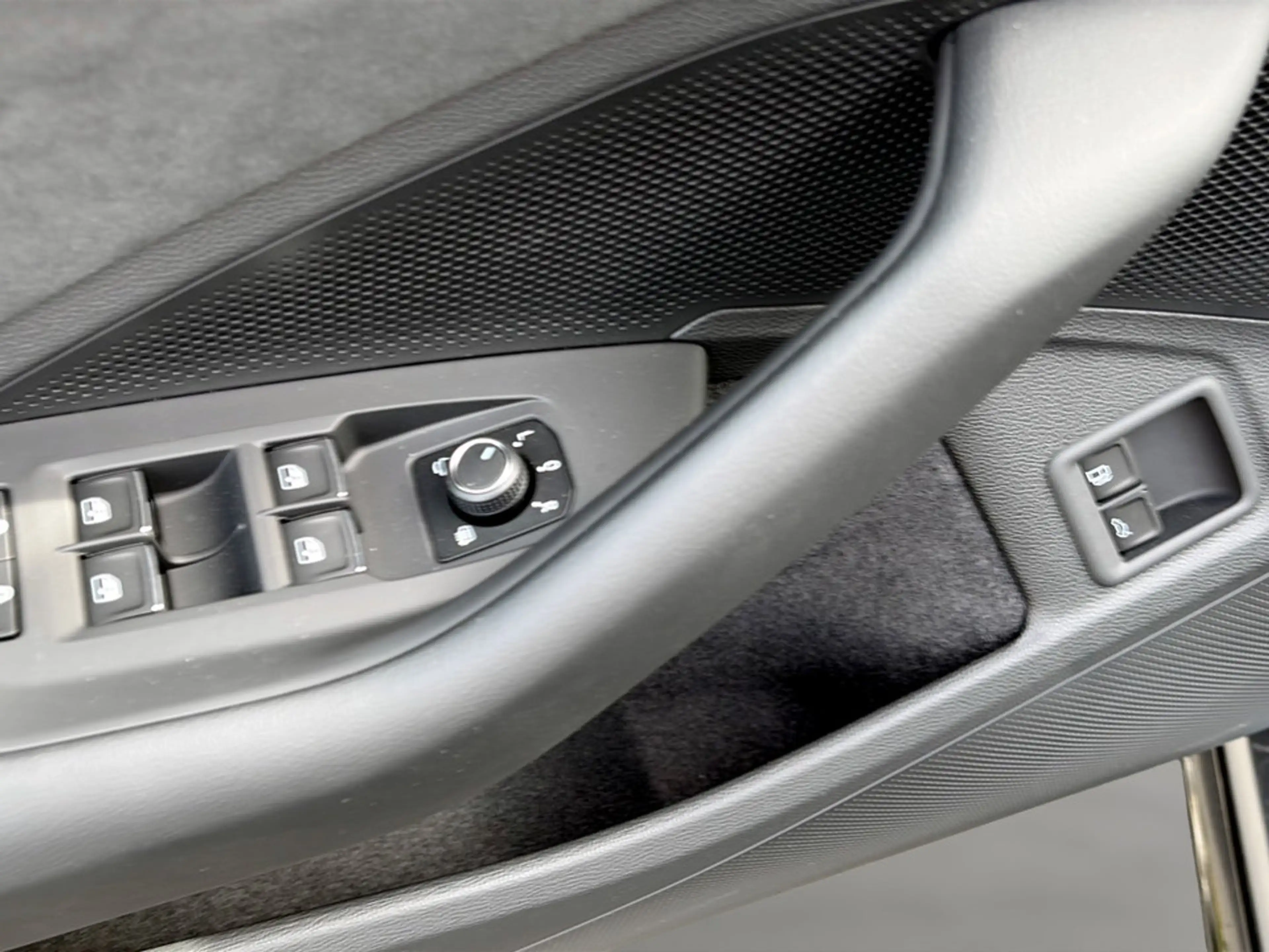 Volkswagen Passat Variant Sport eHybrid 150kW — photo 14