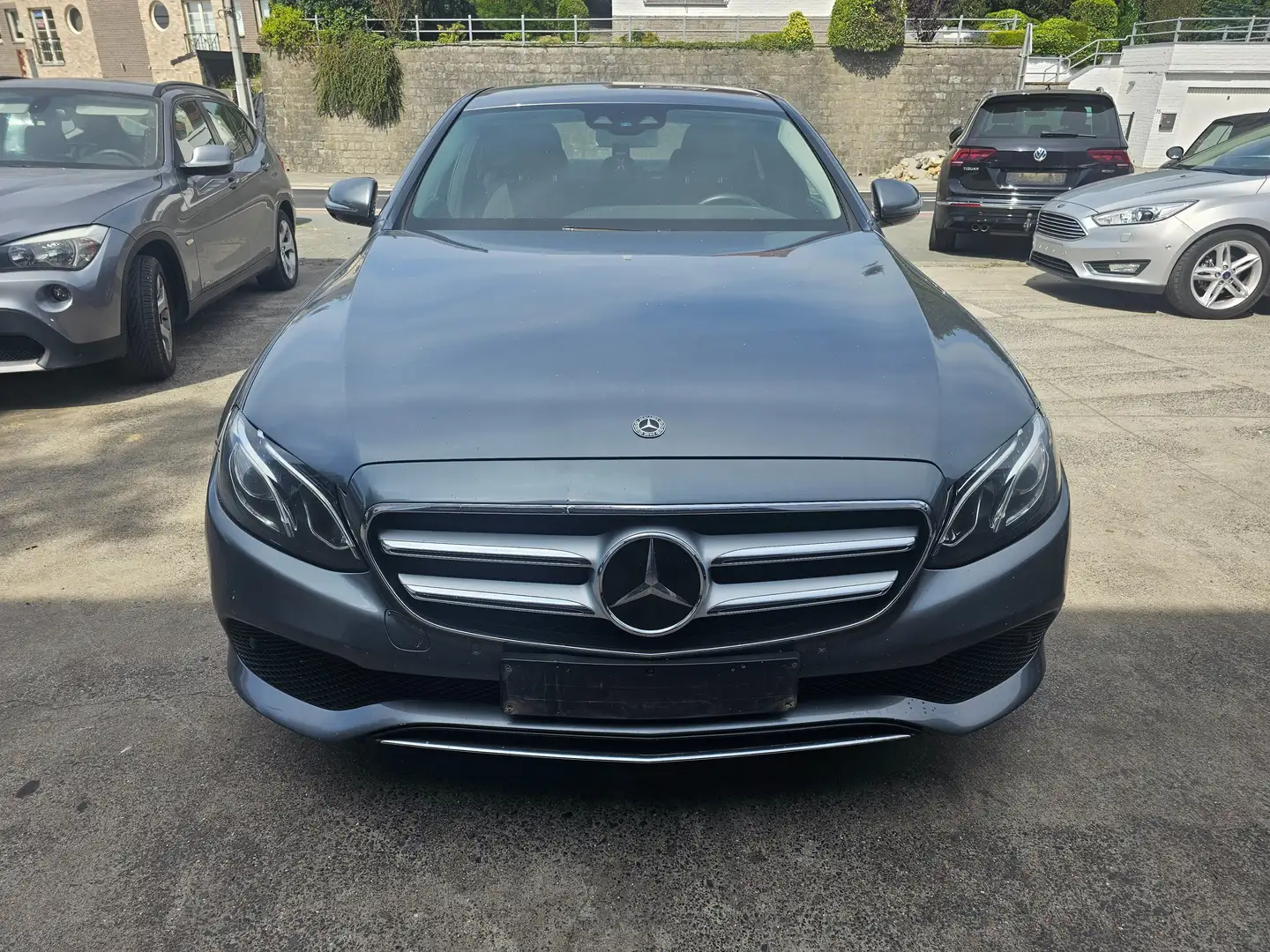 Mercedes-Benz E 220 d Gris - 1
