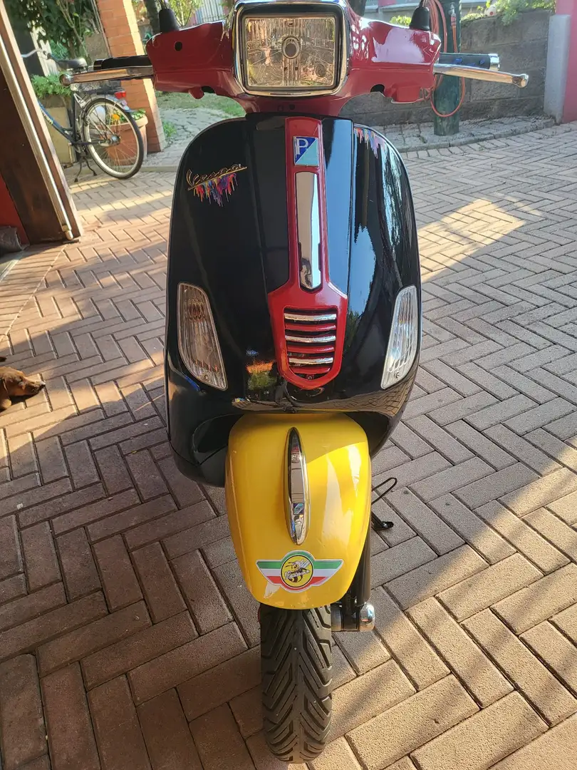 Piaggio Sprint Unicat. personalizzato Zwart - 2