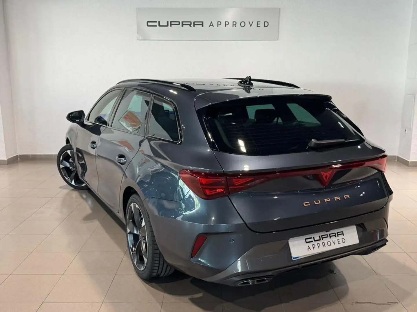 CUPRA Leon Sportstourer 1.5 eTSI 110 DSG Gris - 2