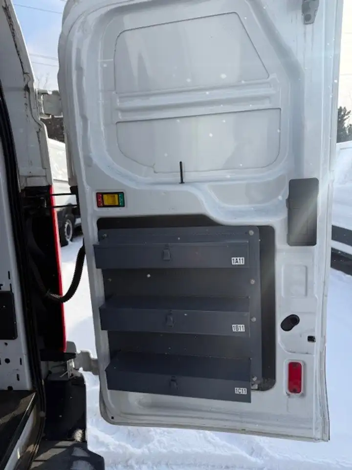 Ford Transit Cargo Van снимка Ford Transit Cargo Van