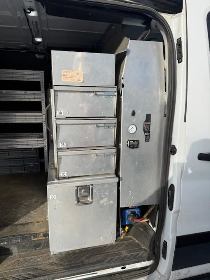 Ford Transit Cargo Van снимка Ford Transit Cargo Van