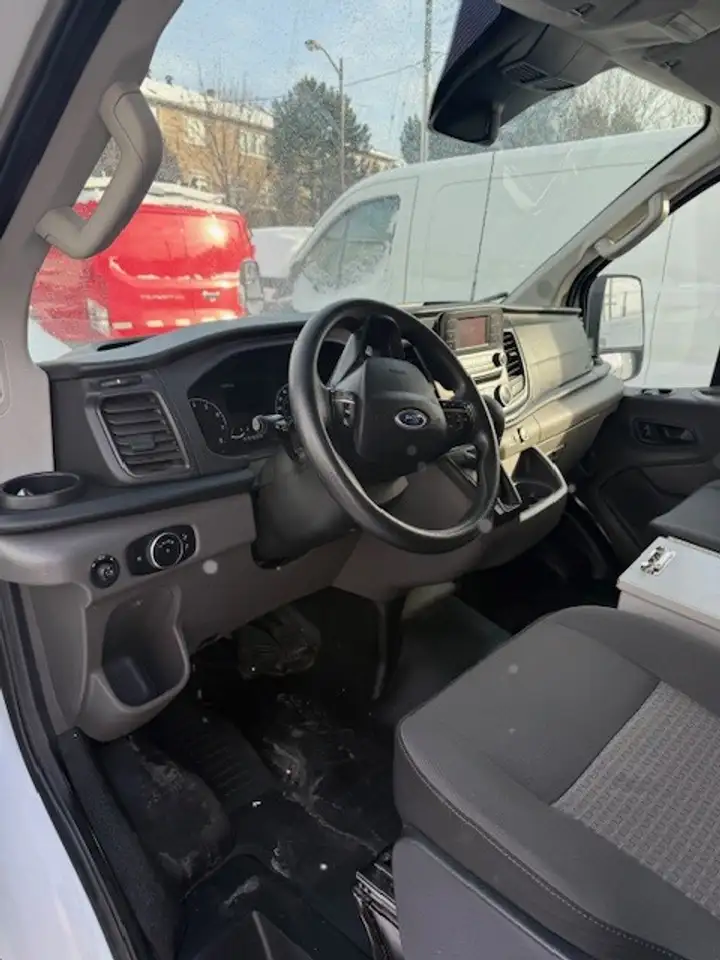 Ford Transit Cargo Van снимка Ford Transit Cargo Van