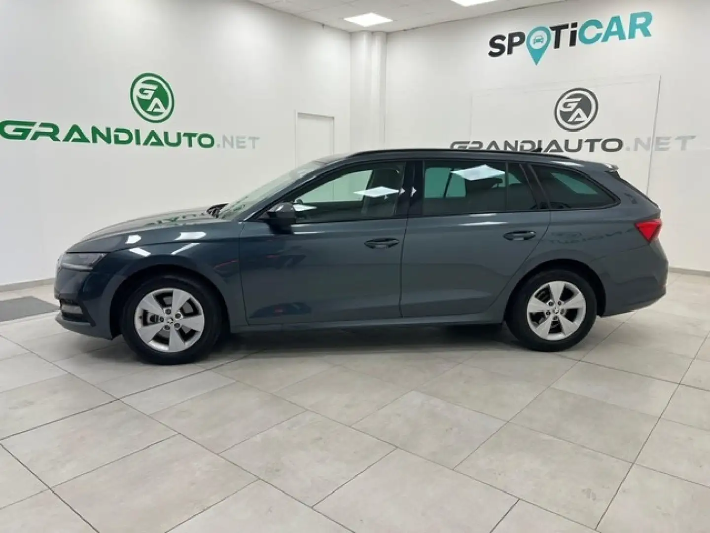 Skoda Octavia IV -  Wagon 1.5 g-tec Executive 130cv dsg Grigio - 2