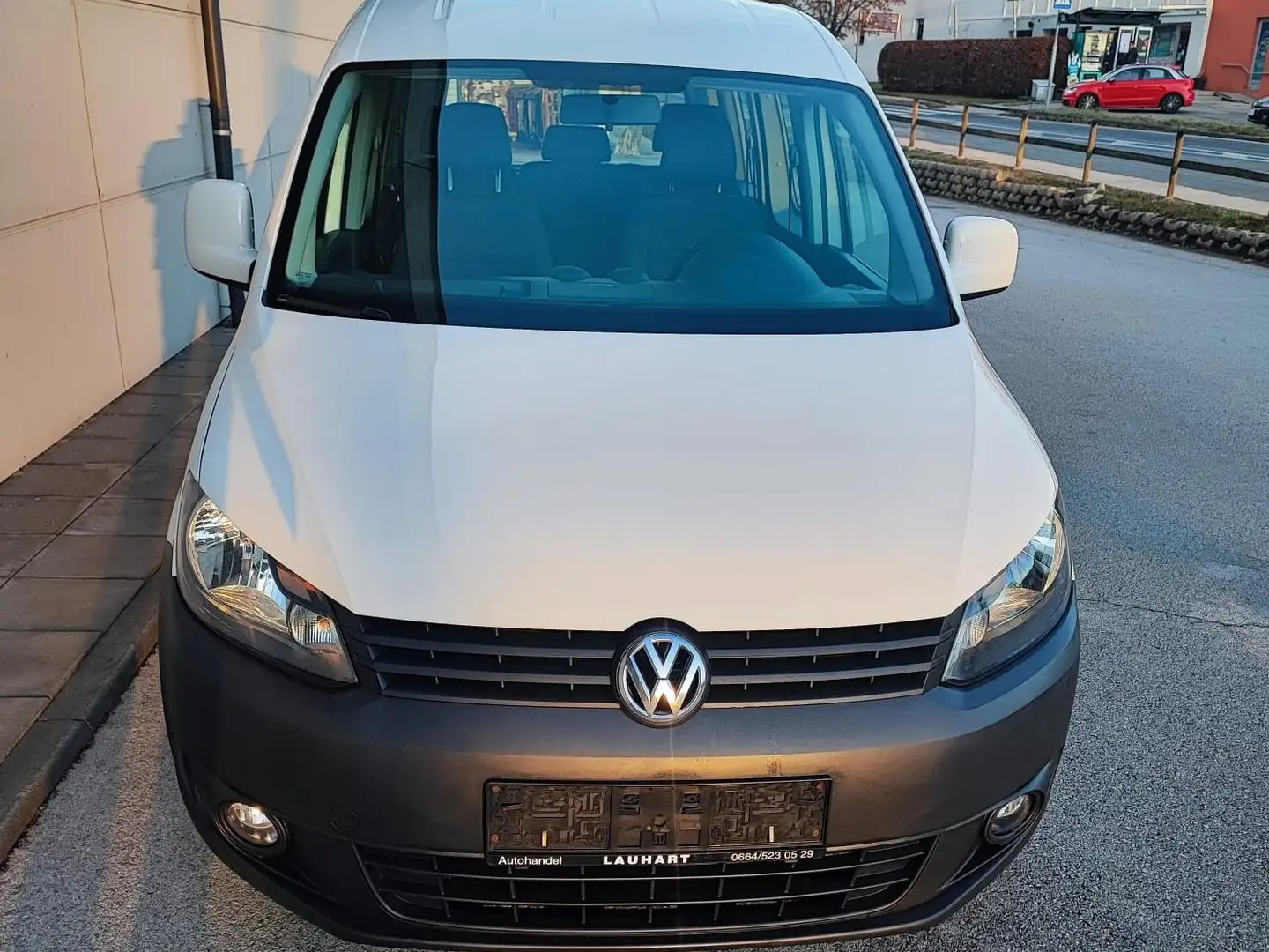 Volkswagen Caddy Trendline 1,6 TDI Weiß - 2