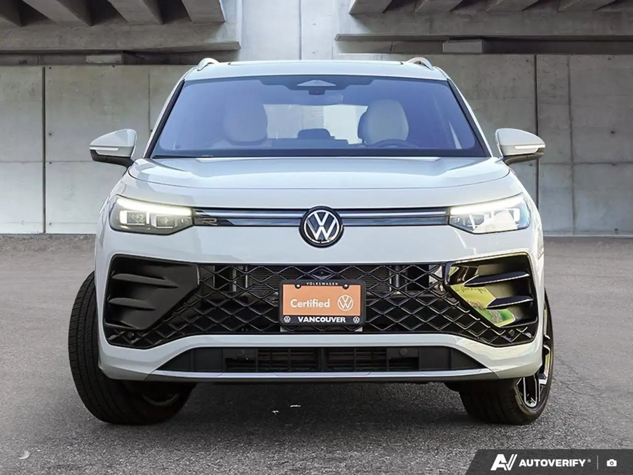Volkswagen Tiguan снимка Volkswagen Tiguan