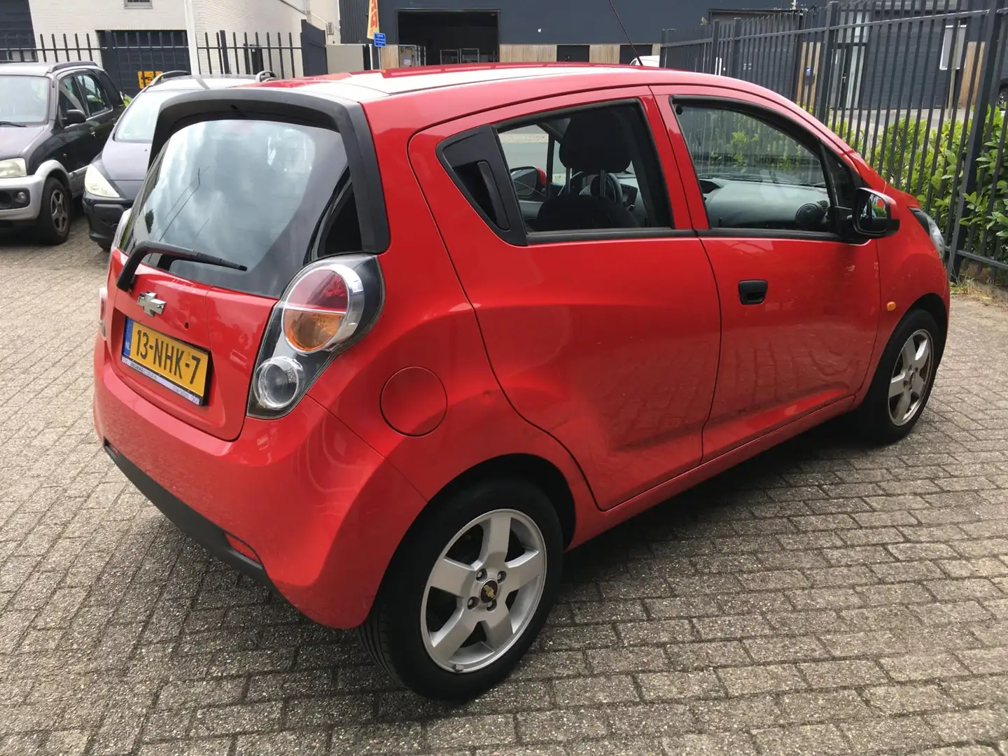 Chevrolet Spark 1.0 16V LS / AIRCO / HOGE INSTAP / KLEIN , ZUINIG Rood - 2