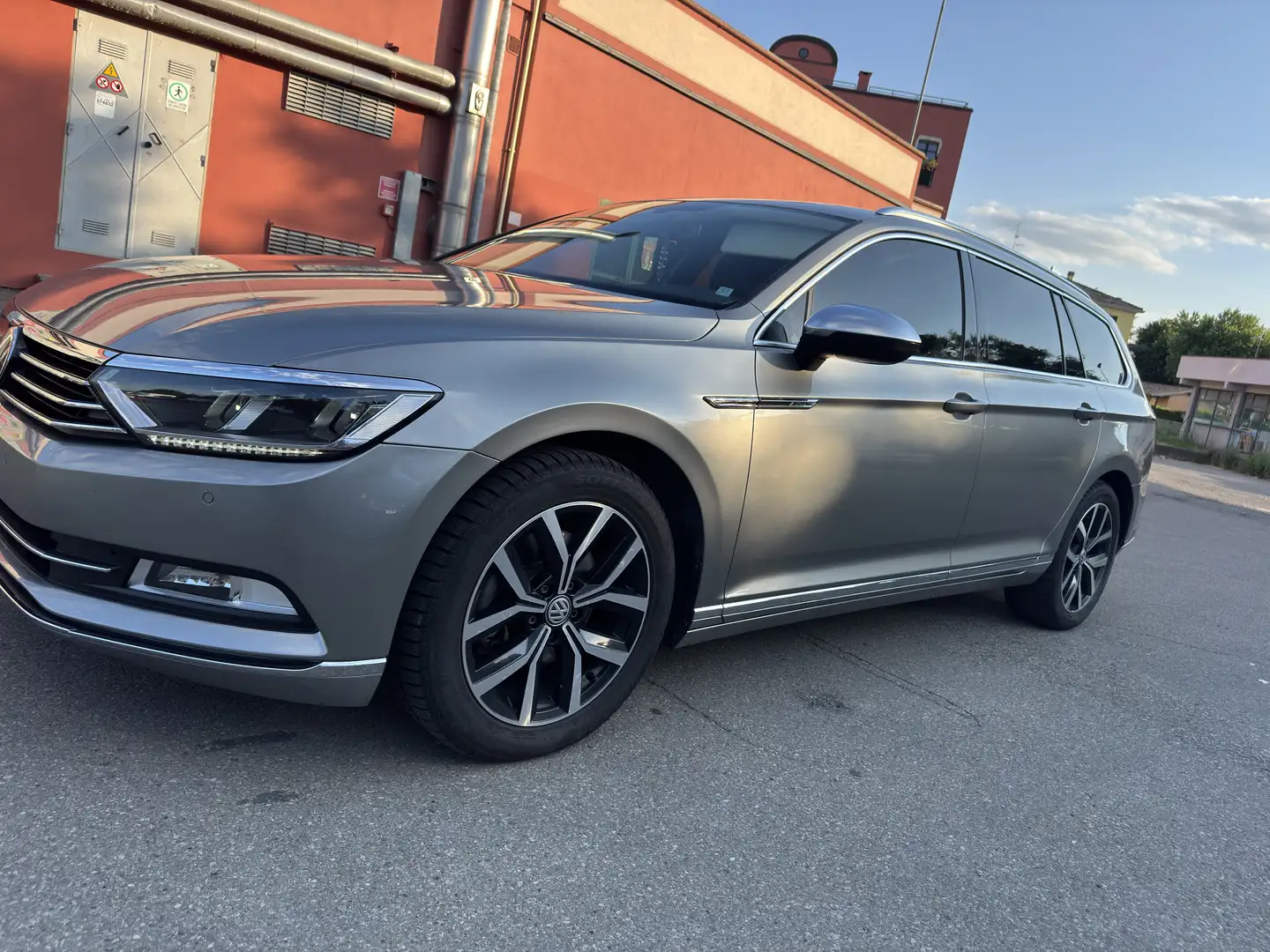 Volkswagen Passat 2.0 tdi scr R-Line 150cv dsg - 1