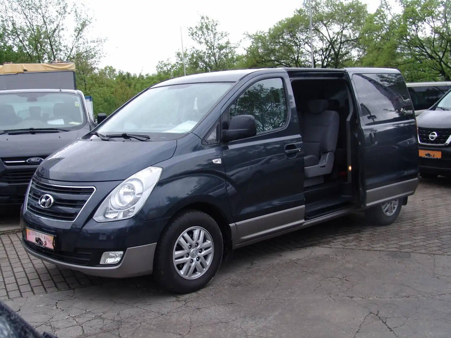 Hyundai H-1 H1 Travel Premium -wenig KM/AUT/NAVI/8Sit Negru - 2