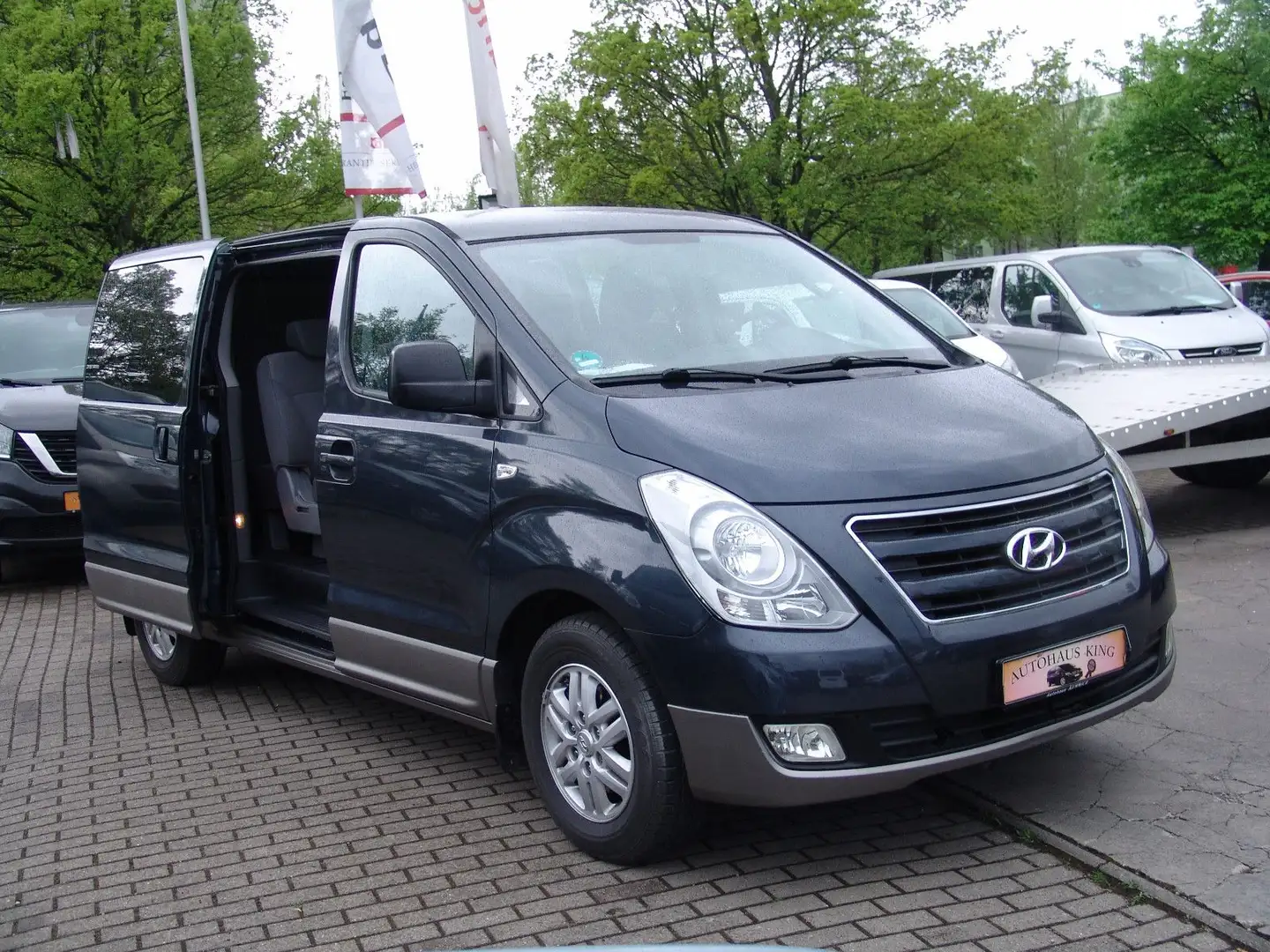 Hyundai H-1 H1 Travel Premium -wenig KM/AUT/NAVI/8Sit Negru - 1