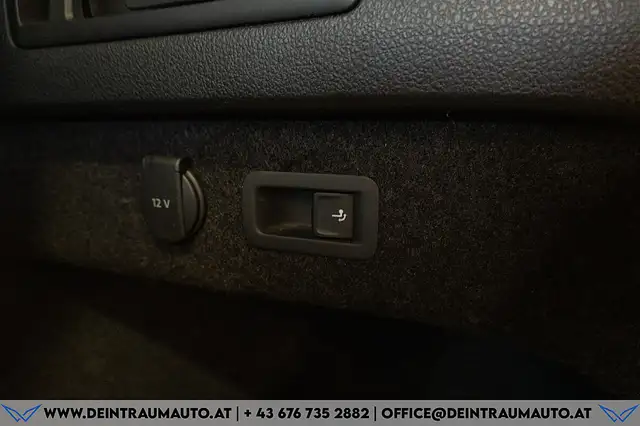 Volkswagen Passat view 11