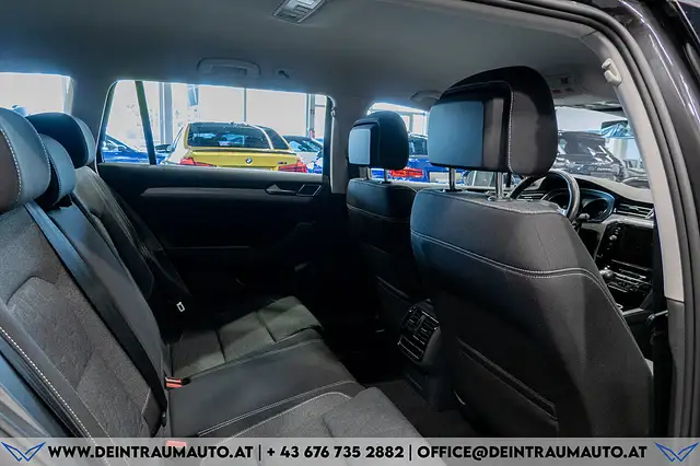 Volkswagen Passat view 12