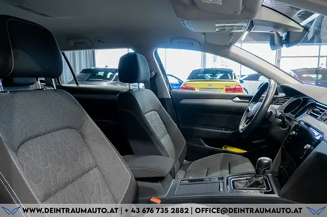 Volkswagen Passat view 13