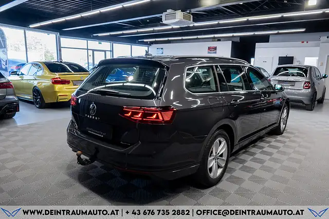 Volkswagen Passat view 7