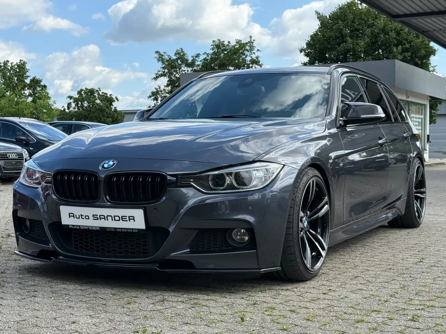 BMW 320 d AUTOMATIK M -SPORT HUD Grau - 2