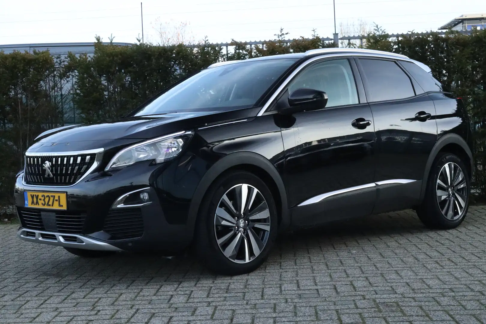 Peugeot 3008 1.2 Turbo Allure | Adapt. Cruise | Camera | Naviga Negro - 1