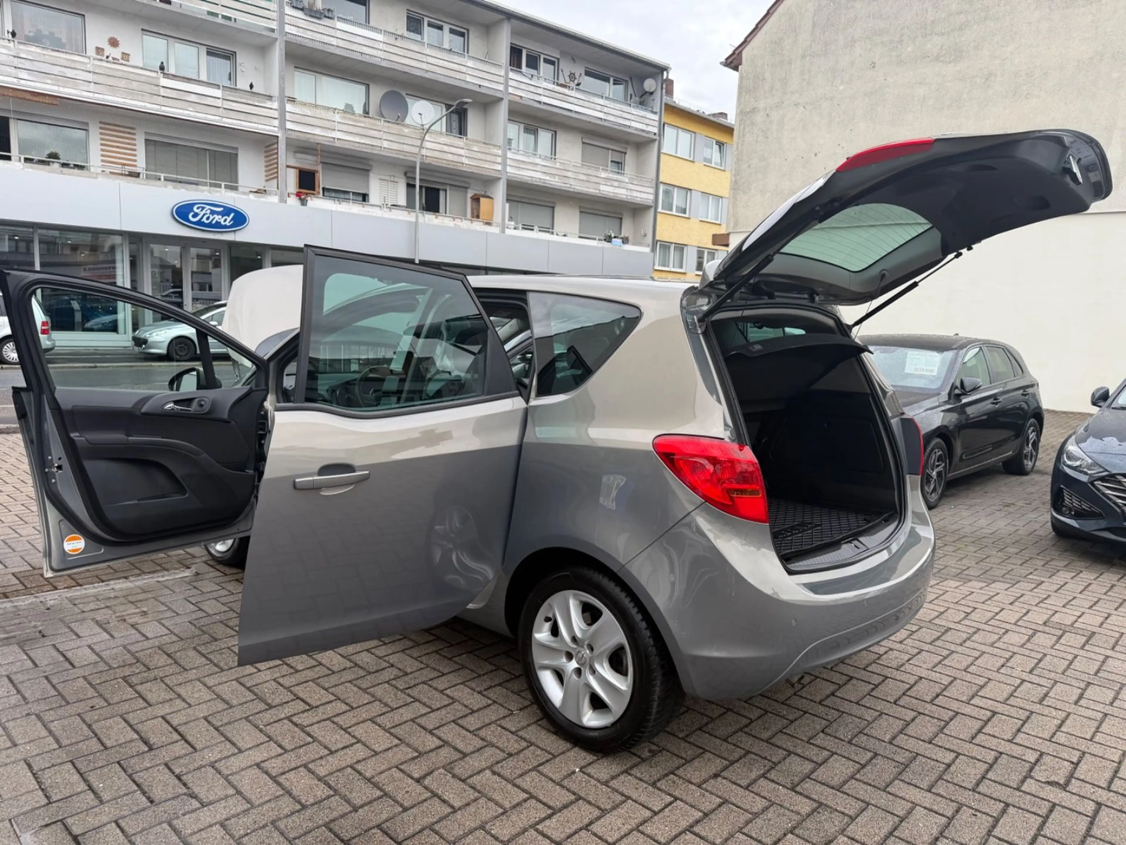 Opel Meriva B Edition 1.Hand+83TKM+PDC+SHZ+Allwetter — photo 9