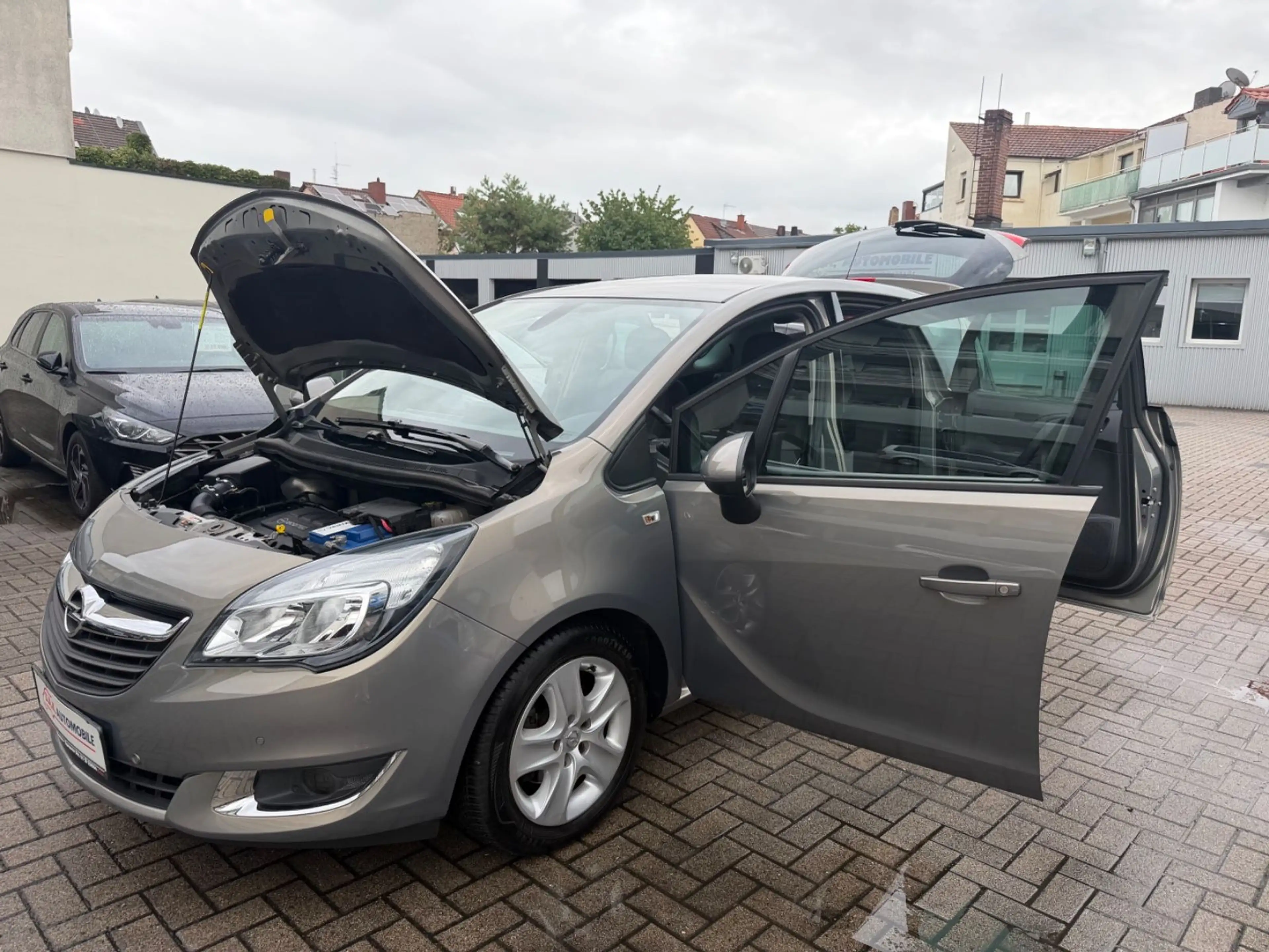 Opel Meriva B Edition 1.Hand+83TKM+PDC+SHZ+Allwetter — photo 8