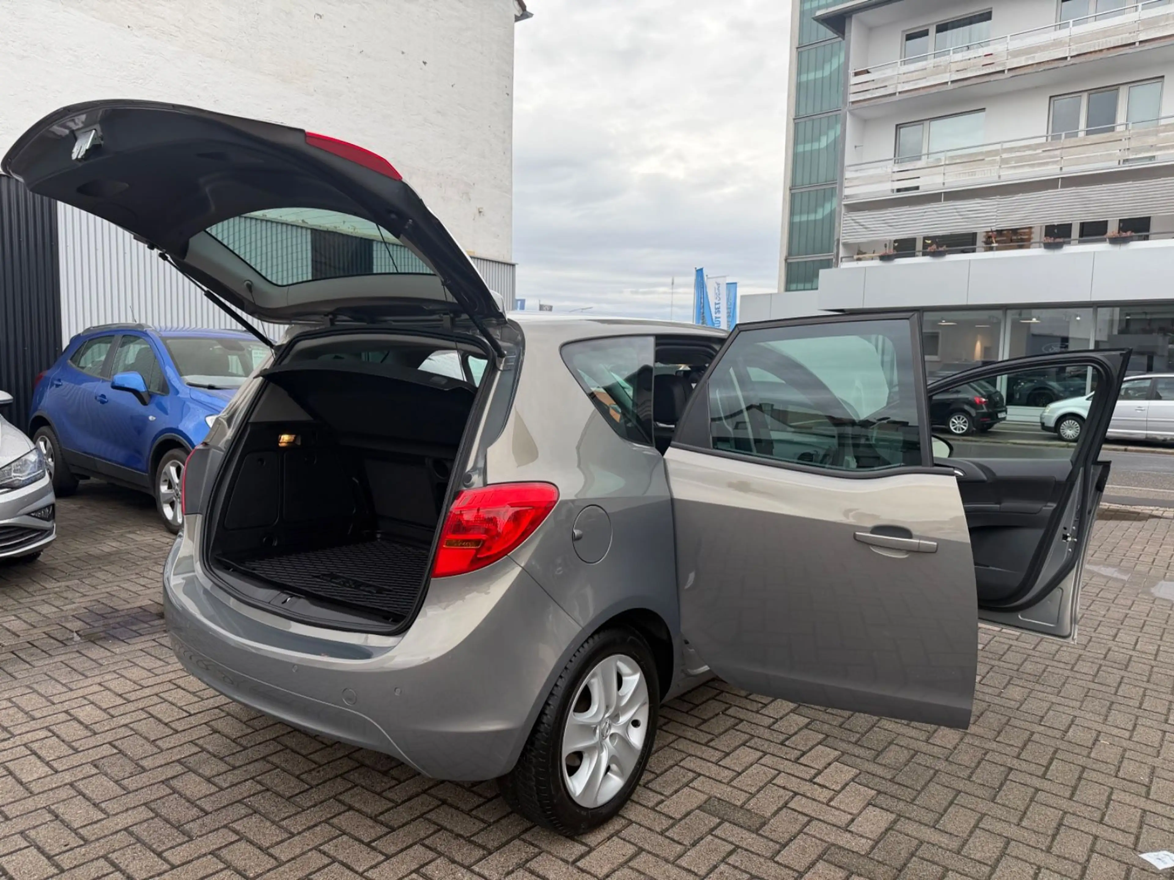 Opel Meriva B Edition 1.Hand+83TKM+PDC+SHZ+Allwetter — photo 10