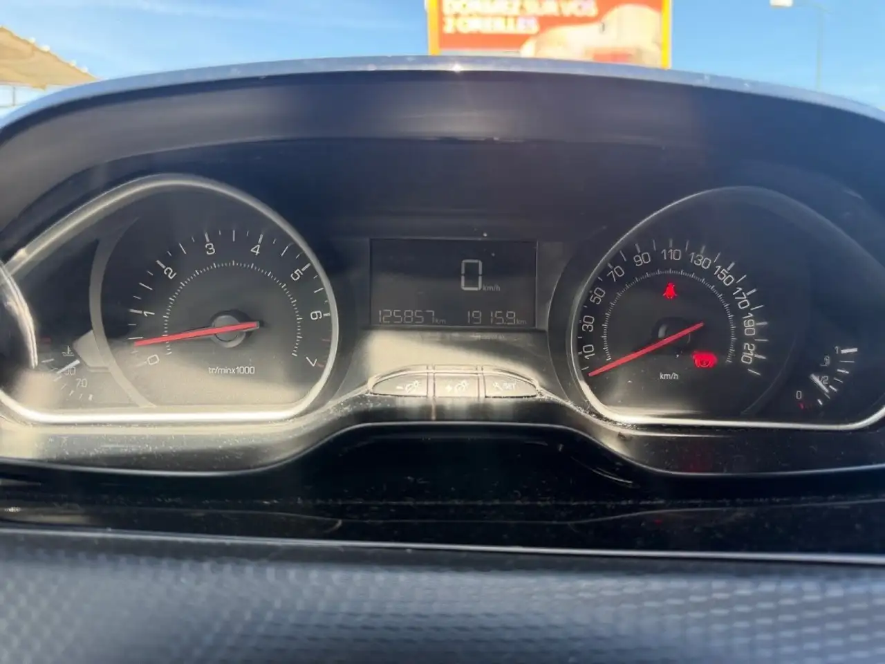 Peugeot 208 208 — photo 14
