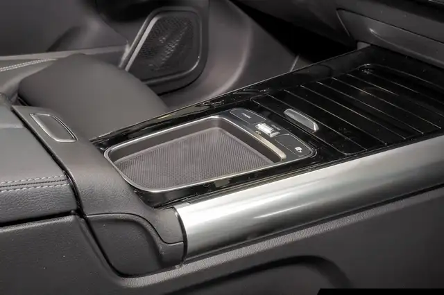Mercedes-Benz B-Class view 8