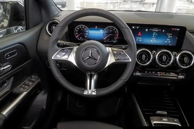 Mercedes-Benz B-Class view 12