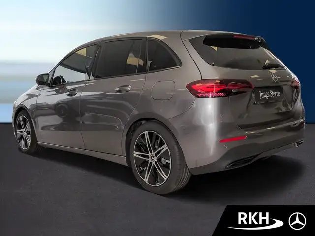 Mercedes-Benz B-Class view 4