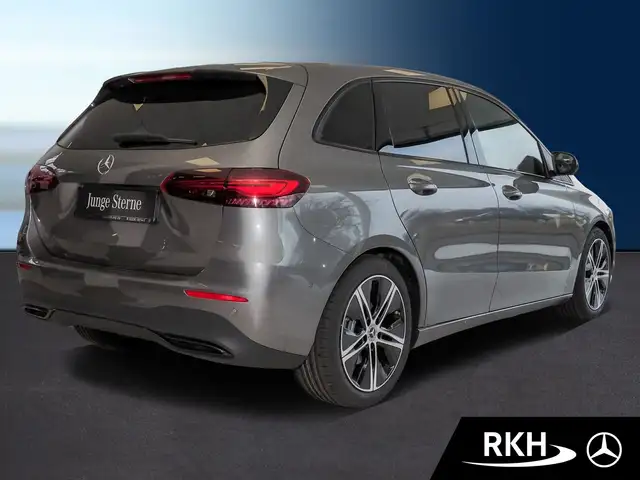 Mercedes-Benz B-Class view 3