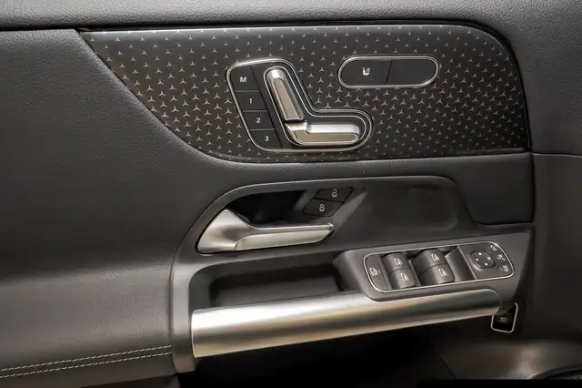 Mercedes-Benz B-Class view 14