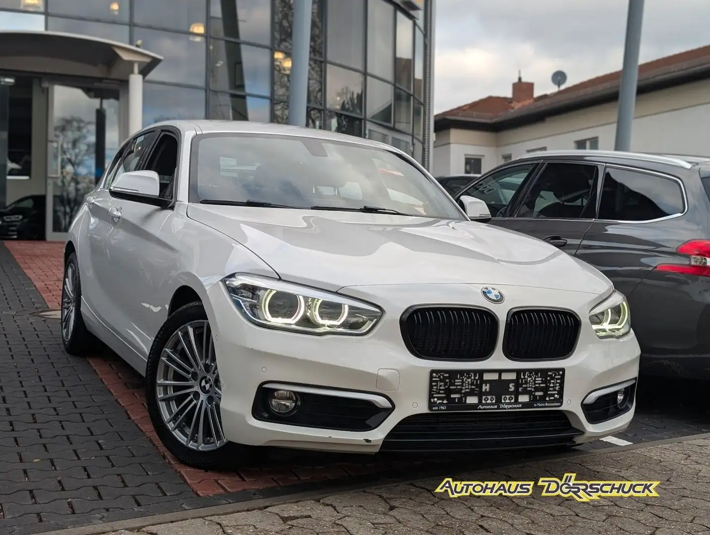 BMW 118 d Urban Line NAVI. KAMERA. LED. AUTOMATIK Weiß - 1