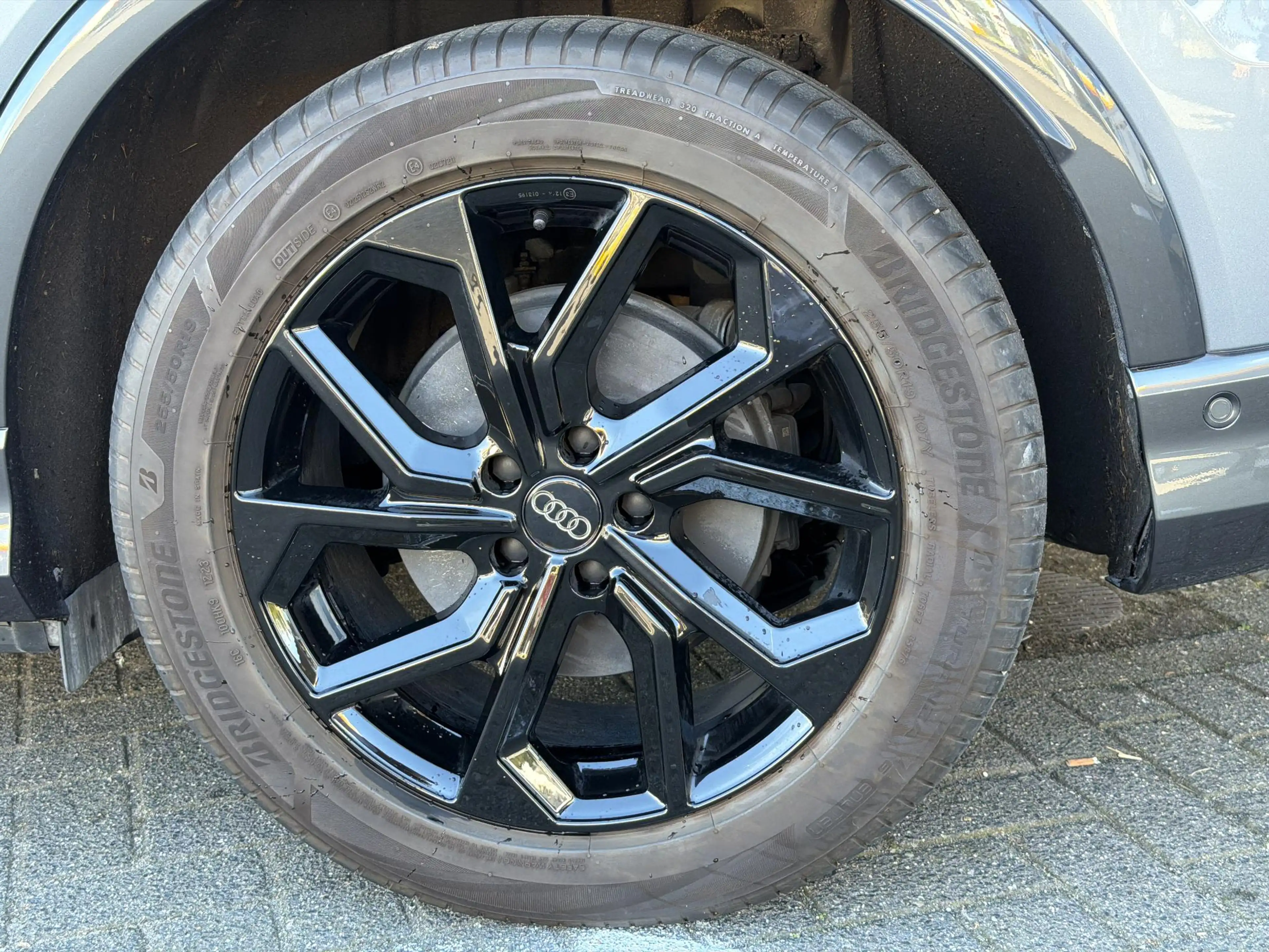 Audi Q4 e-tron 50 quattro Advanced edition 77 kWh S-line — photo 6