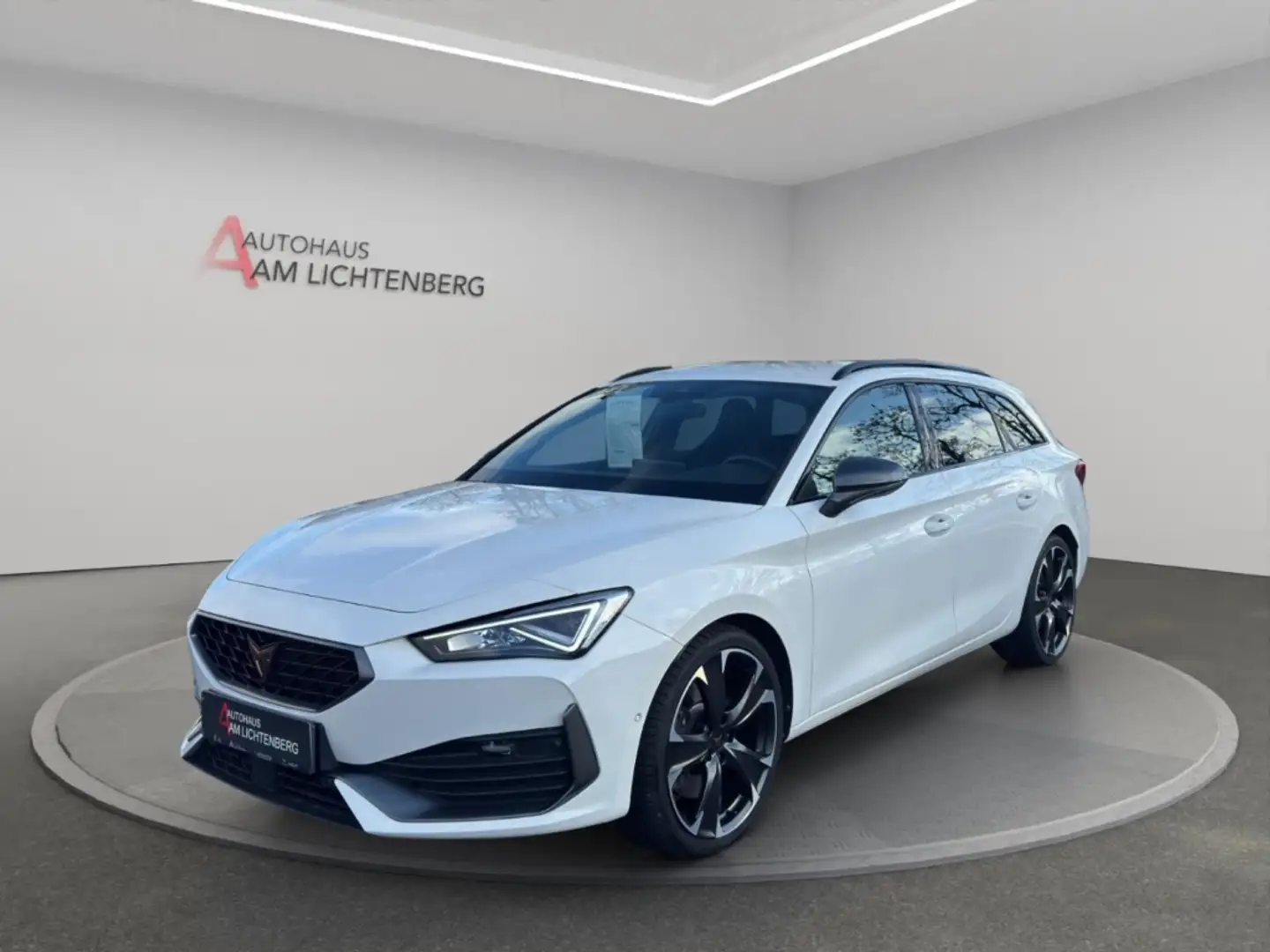 CUPRA Leon Sportstourer VZ 2.0 TSI 4Drive 228 kW NAVI+KAMERA+ Weiß - 1