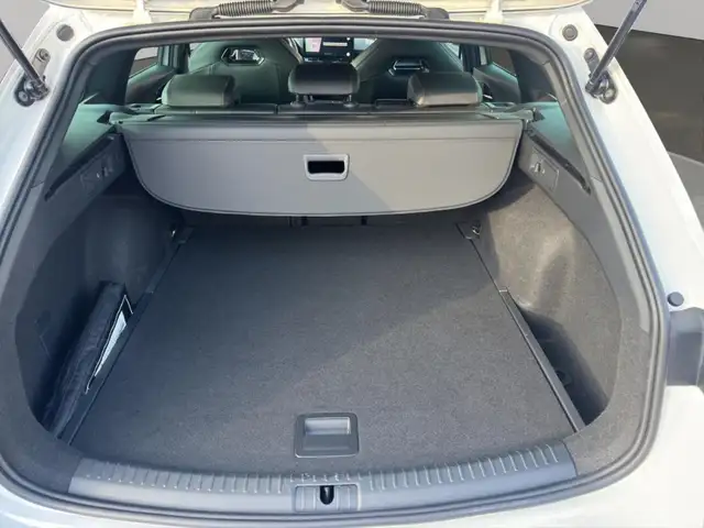 Cupra Leon view 6