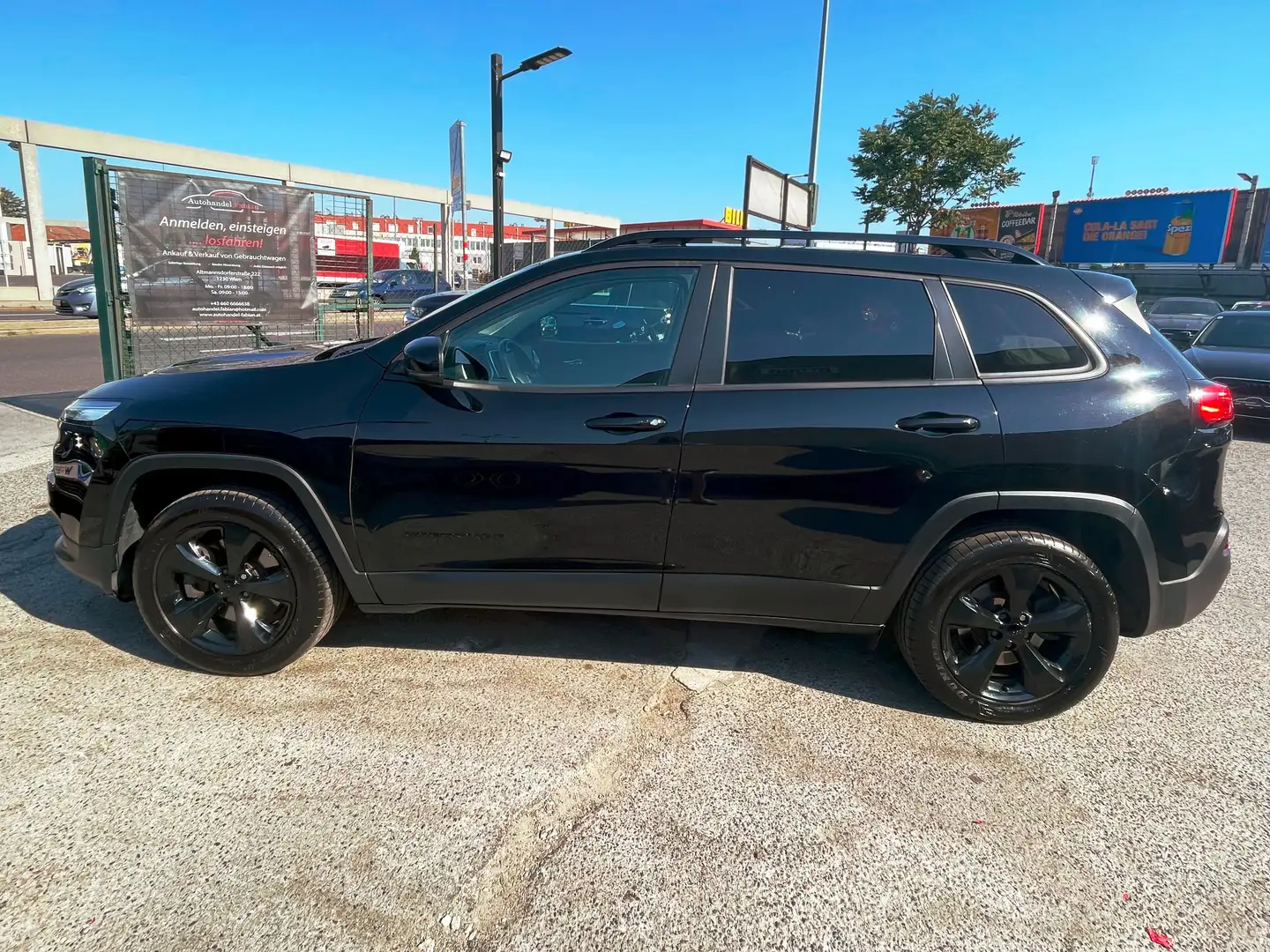 Jeep Cherokee 2,2 MultiJet II AWD NightEagle Aut. 200PS Pi.10/26 Schwarz - 2