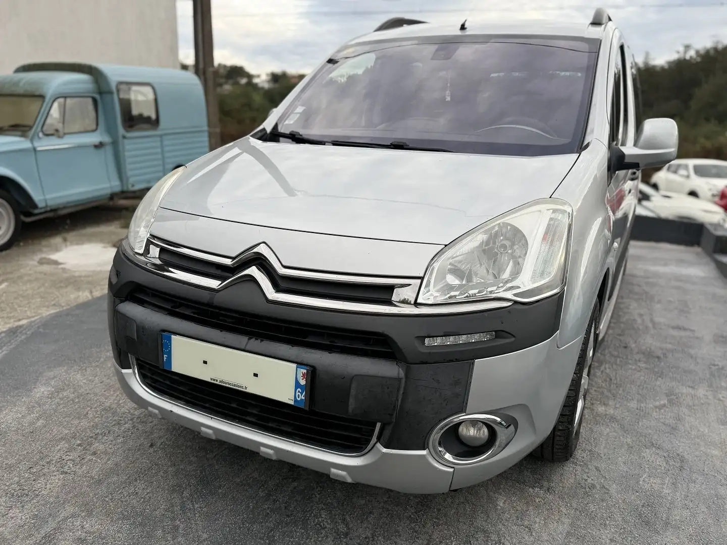 Citroen Berlingo 1.6 HDI90 XTR 5P Gris - 2